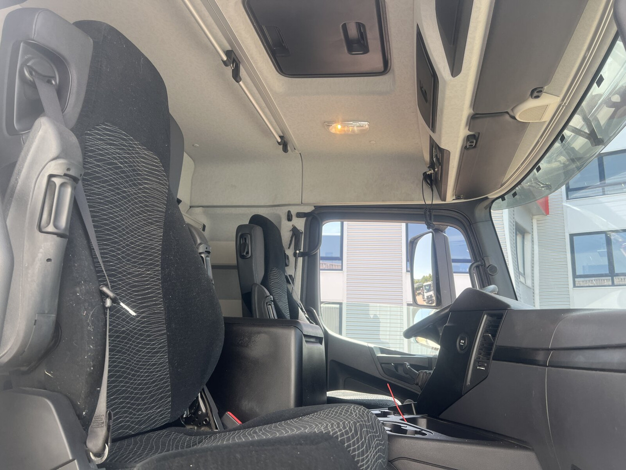 Mercedes-Benz Arocs 2643 K 6x4 Arocs 2643 K 6x4, Meiller Kipper - Camião basculante: foto 4 Mercedes-Benz Arocs 2643 K 6x4 Arocs 2643 K 6x4, Meiller Kipper - Camião basculante: foto 4