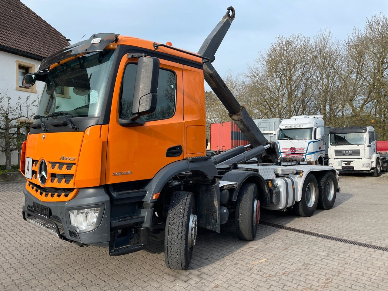 Mercedes-Benz Arocs 3243 LK 8x4/4 Arocs 3243 LK 8x4/4, Motorabtrieb - Camião polibenne: foto 1 Mercedes-Benz Arocs 3243 LK 8x4/4 Arocs 3243 LK 8x4/4, Motorabtrieb - Camião polibenne: foto 1