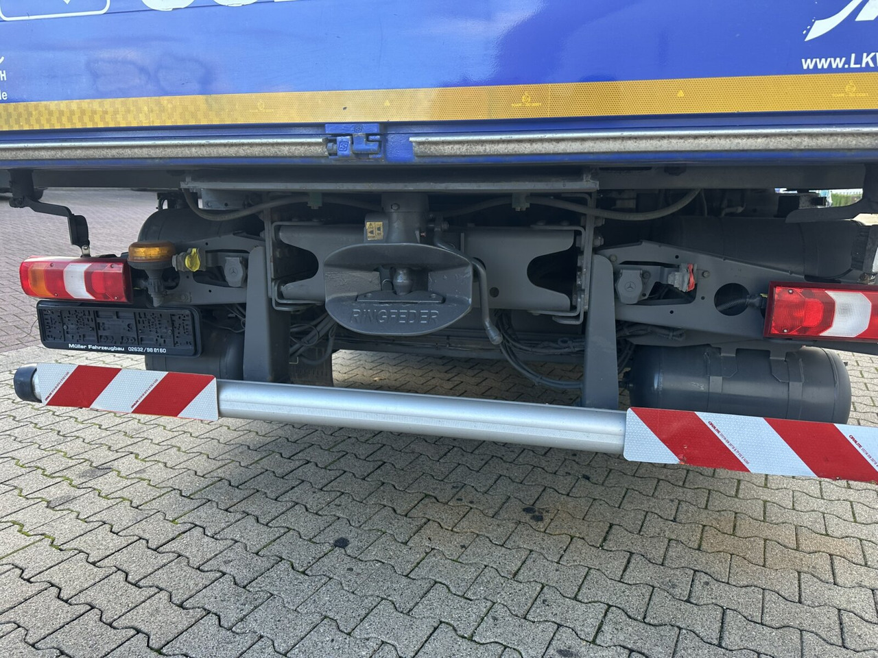 Mercedes-Benz Arocs 3245 L 8x2/6 Arocs 3245 L 8x2/6, Kran Fassi F 545 RA 2.26 XE, Jib, Funk, 29,7 m - 400 kg - Camião grua, Camião de caixa aberta/ Plataforma: foto 5 Mercedes-Benz Arocs 3245 L 8x2/6 Arocs 3245 L 8x2/6, Kran Fassi F 545 RA 2.26 XE, Jib, Funk, 29,7 m - 400 kg - Camião grua, Camião de caixa aberta/ Plataforma: foto 5