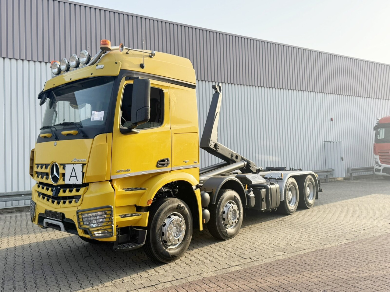 Mercedes-Benz Arocs 3245 LK 8x4/4 Arocs 3245 LK 8x4/4, Navi, Motorabtrieb, Meiller RK 30.67, Funk - Camião polibenne: foto 1 Mercedes-Benz Arocs 3245 LK 8x4/4 Arocs 3245 LK 8x4/4, Navi, Motorabtrieb, Meiller RK 30.67, Funk - Camião polibenne: foto 1