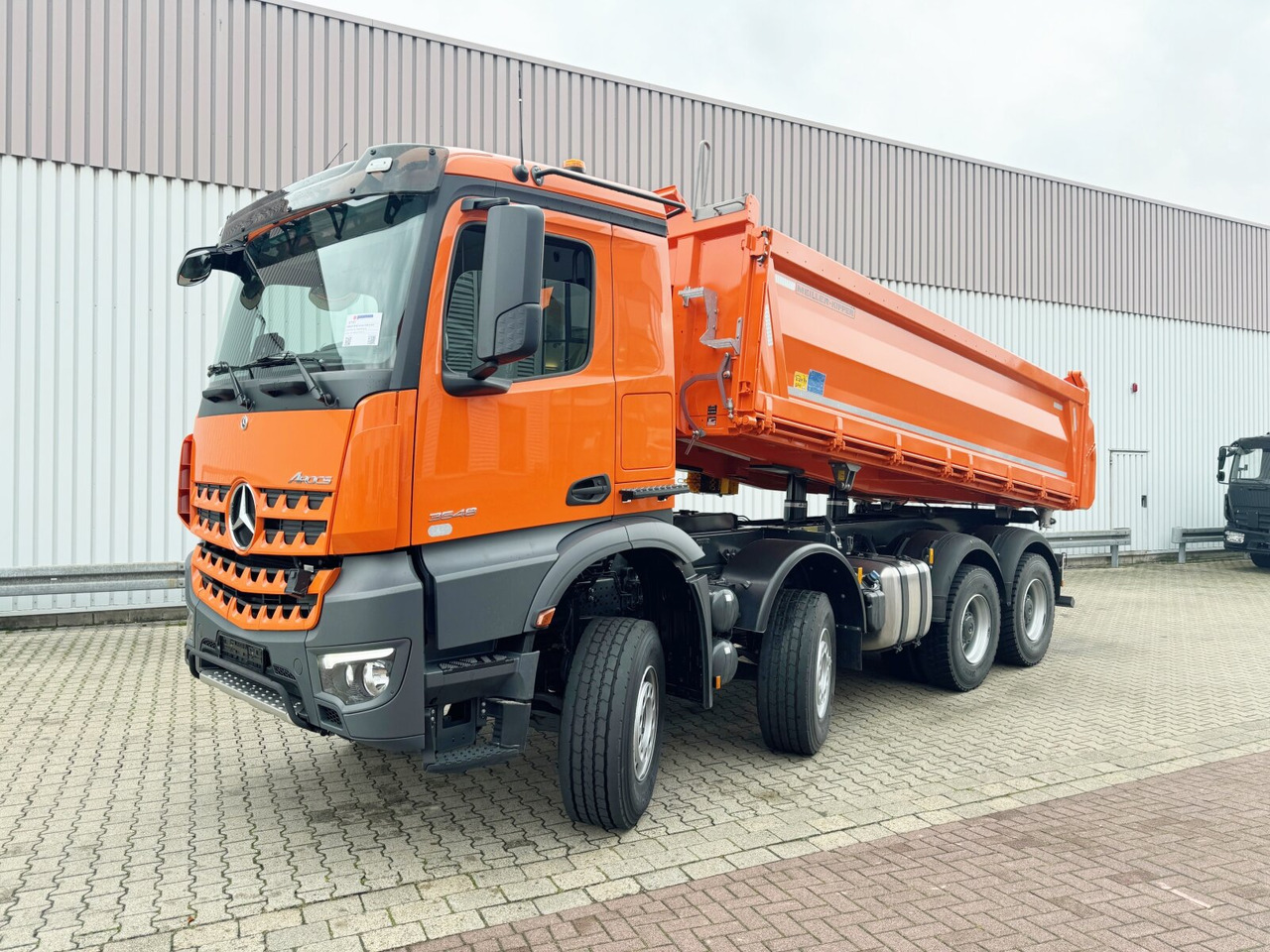 Mercedes-Benz Arocs 3248 K 8x4 Arocs 3248 K 8x4, Navi, Multimedia Cockpit - Camião basculante: foto 1 Mercedes-Benz Arocs 3248 K 8x4 Arocs 3248 K 8x4, Navi, Multimedia Cockpit - Camião basculante: foto 1