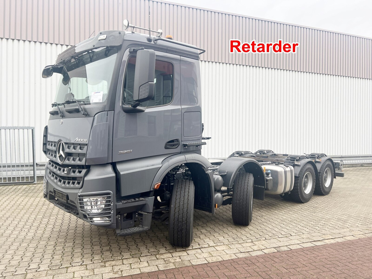 Mercedes-Benz Arocs 3251 L 8x4/4 Arocs 3251 L 8x4/4, mit Motorabtrieb C plus NA - Camião chassi: foto 1 Mercedes-Benz Arocs 3251 L 8x4/4 Arocs 3251 L 8x4/4, mit Motorabtrieb C plus NA - Camião chassi: foto 1