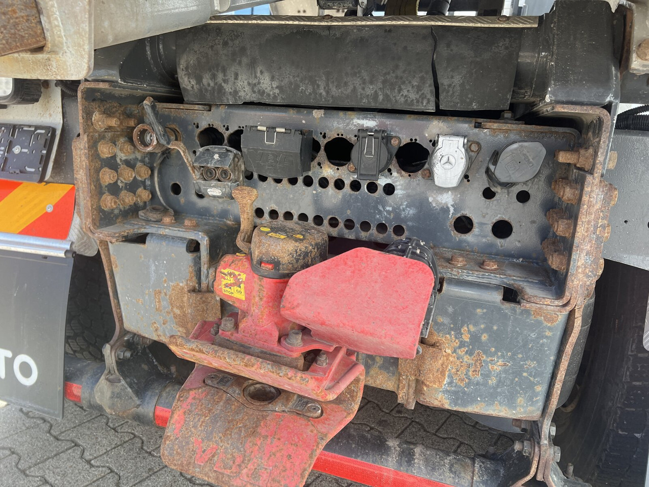Mercedes-Benz Arocs 3251 LK 8x4/4 Arocs 3251 LK 8x4/4, Retarder, Stahlmulde ca. 15m³, hydr. Heckklappe - Dumper: foto 2 Mercedes-Benz Arocs 3251 LK 8x4/4 Arocs 3251 LK 8x4/4, Retarder, Stahlmulde ca. 15m³, hydr. Heckklappe - Dumper: foto 2