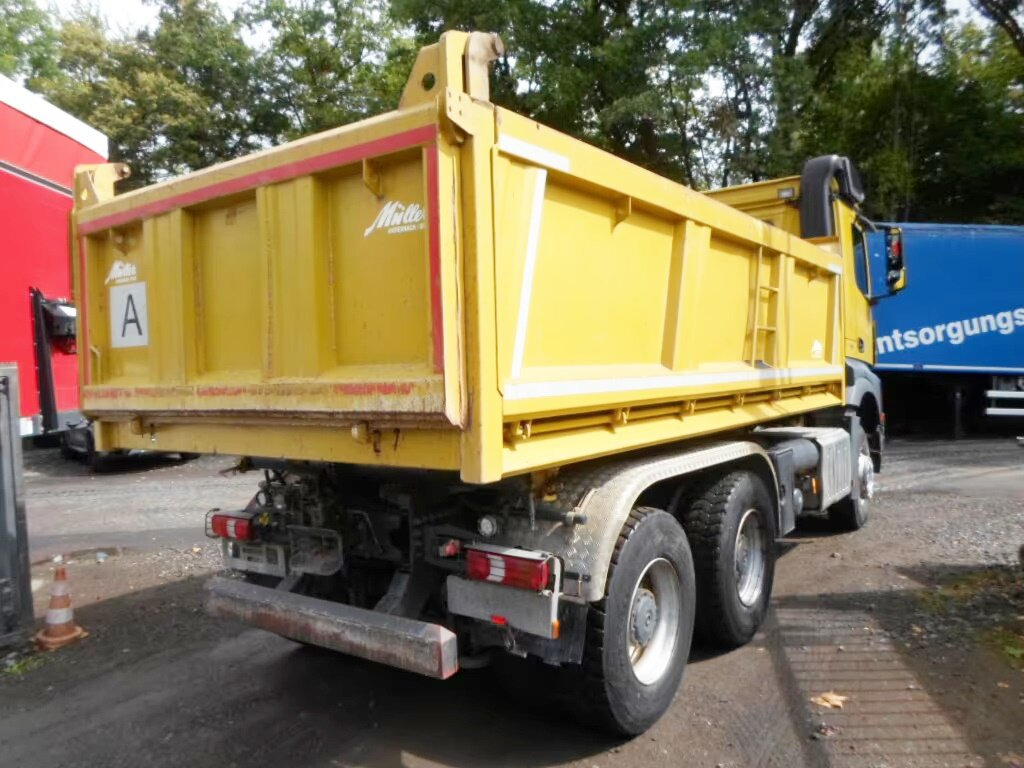 Mercedes-Benz Arocs 3363 K 6x4 Arocs 3363 K 6x4, Grounder, Turbo-Retarder-Kupplung, Bordmatik - Camião basculante: foto 4 Mercedes-Benz Arocs 3363 K 6x4 Arocs 3363 K 6x4, Grounder, Turbo-Retarder-Kupplung, Bordmatik - Camião basculante: foto 4