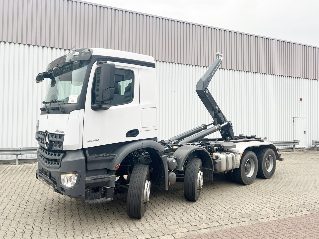Mercedes-Benz Arocs 4142/48 8x4/4 Arocs 4142/48  8x4/4, Grounder, Meiller RS26 62-K, Funk - Camião polibenne: foto 1 Mercedes-Benz Arocs 4142/48 8x4/4 Arocs 4142/48  8x4/4, Grounder, Meiller RS26 62-K, Funk - Camião polibenne: foto 1