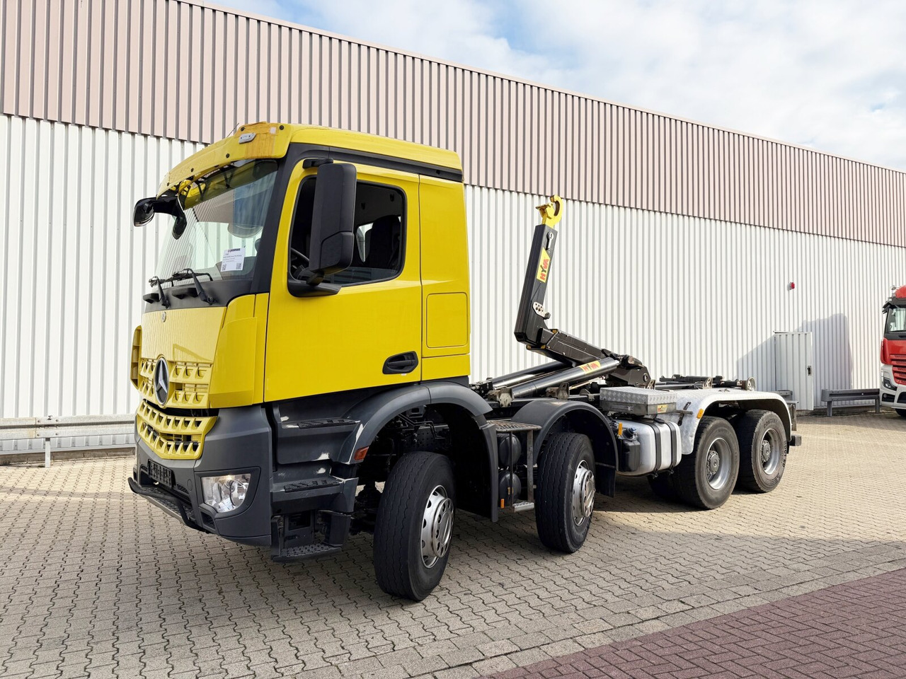 Mercedes-Benz Arocs 4142 B 8x4/4 Arocs 4142 B 8x4/4, Grounder, MultimediaCockpit, Motorabtrieb - Camião polibenne: foto 1 Mercedes-Benz Arocs 4142 B 8x4/4 Arocs 4142 B 8x4/4, Grounder, MultimediaCockpit, Motorabtrieb - Camião polibenne: foto 1