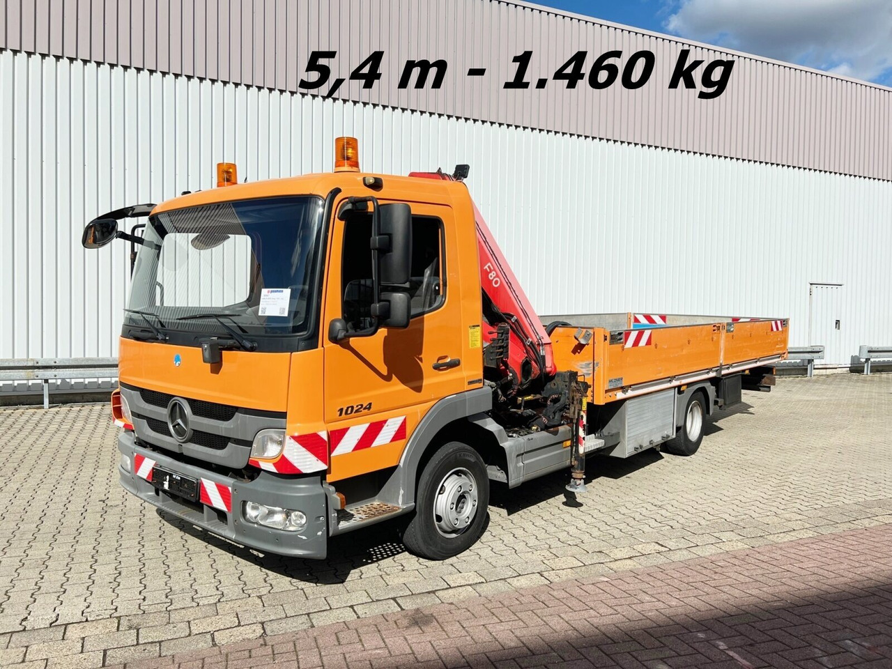 Mercedes-Benz Atego 1024 L 4x2 Atego 1024 L 4x2 mit Kran Fassi F80A.0.21 - Camião grua, Camião de caixa aberta/ Plataforma: foto 1 Mercedes-Benz Atego 1024 L 4x2 Atego 1024 L 4x2 mit Kran Fassi F80A.0.21 - Camião grua, Camião de caixa aberta/ Plataforma: foto 1