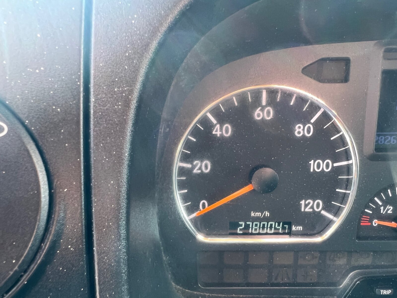 Mercedes-Benz Atego 1024 L 4x2 Atego 1024 L 4x2 mit Kran Fassi F80A.0.21 - Camião grua, Camião de caixa aberta/ Plataforma: foto 5 Mercedes-Benz Atego 1024 L 4x2 Atego 1024 L 4x2 mit Kran Fassi F80A.0.21 - Camião grua, Camião de caixa aberta/ Plataforma: foto 5