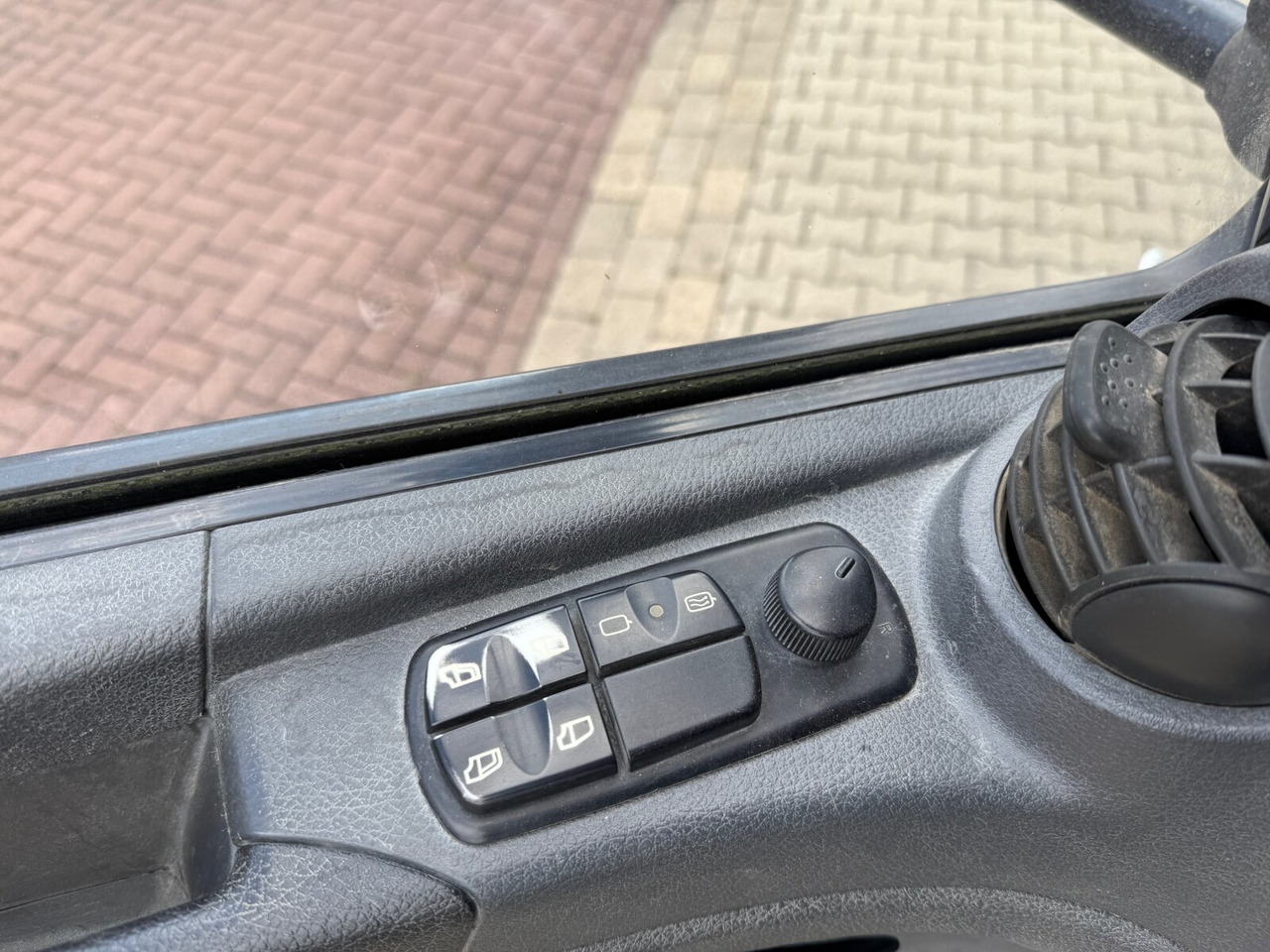 Locação financeira de Mercedes-Benz Atego 1223 K 4x2 Atego 1223 K 4x2, 2x AHK Mercedes-Benz Atego 1223 K 4x2 Atego 1223 K 4x2, 2x AHK: foto 7