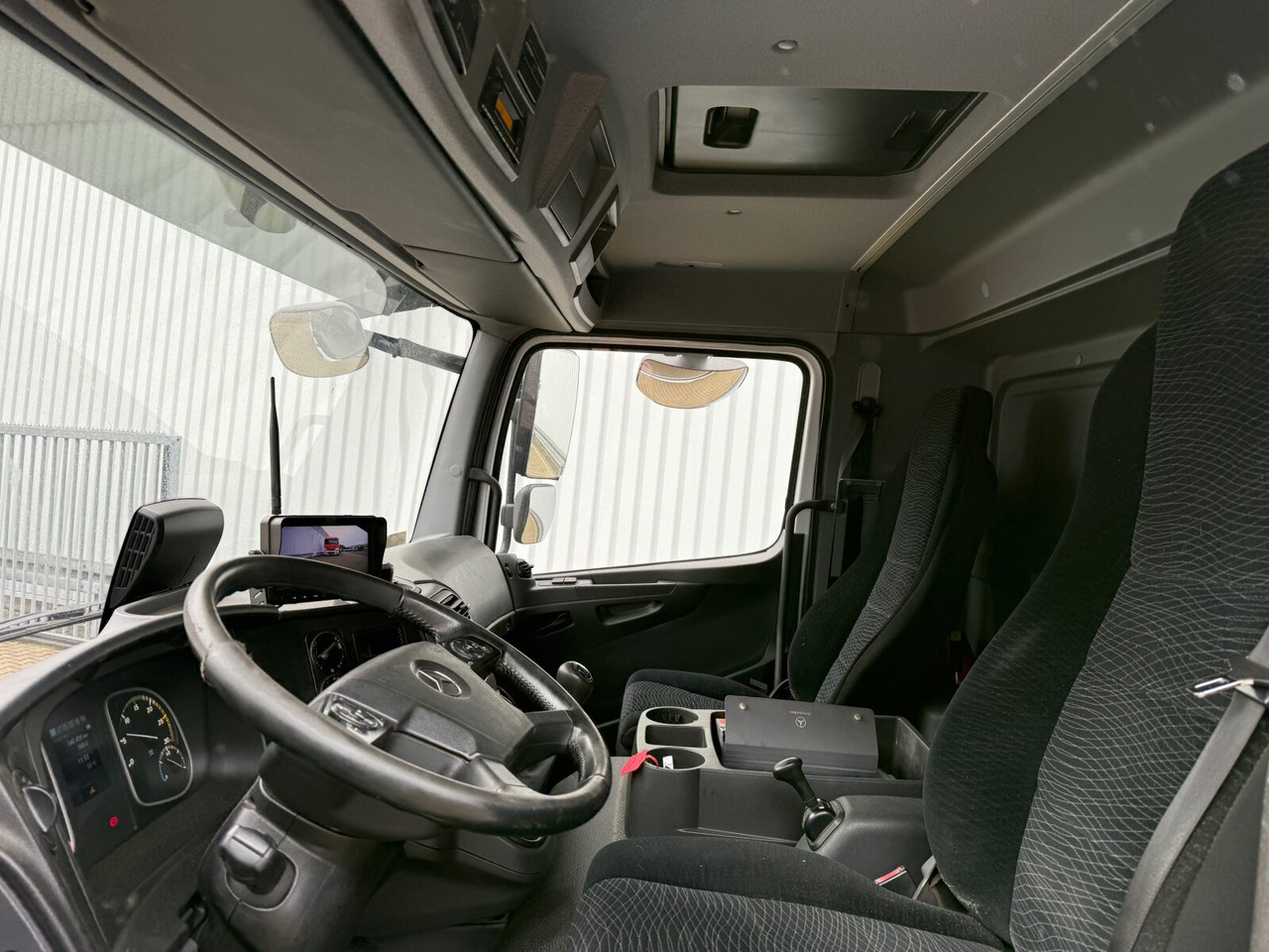 Mercedes-Benz Atego 1627 L 4x2 Atego 1627 L 4x2, 6-Zylinder, Motorabtrieb - Camião chassi: foto 2 Mercedes-Benz Atego 1627 L 4x2 Atego 1627 L 4x2, 6-Zylinder, Motorabtrieb - Camião chassi: foto 2