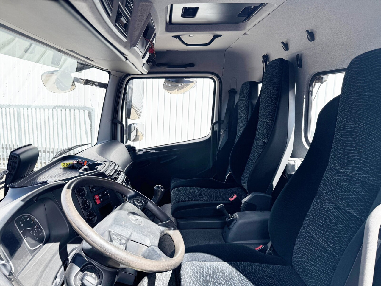 Mercedes-Benz Atego 1630 K 4x2 Atego 1630 K 4x2, 2x AHK - Camião basculante: foto 2 Mercedes-Benz Atego 1630 K 4x2 Atego 1630 K 4x2, 2x AHK - Camião basculante: foto 2