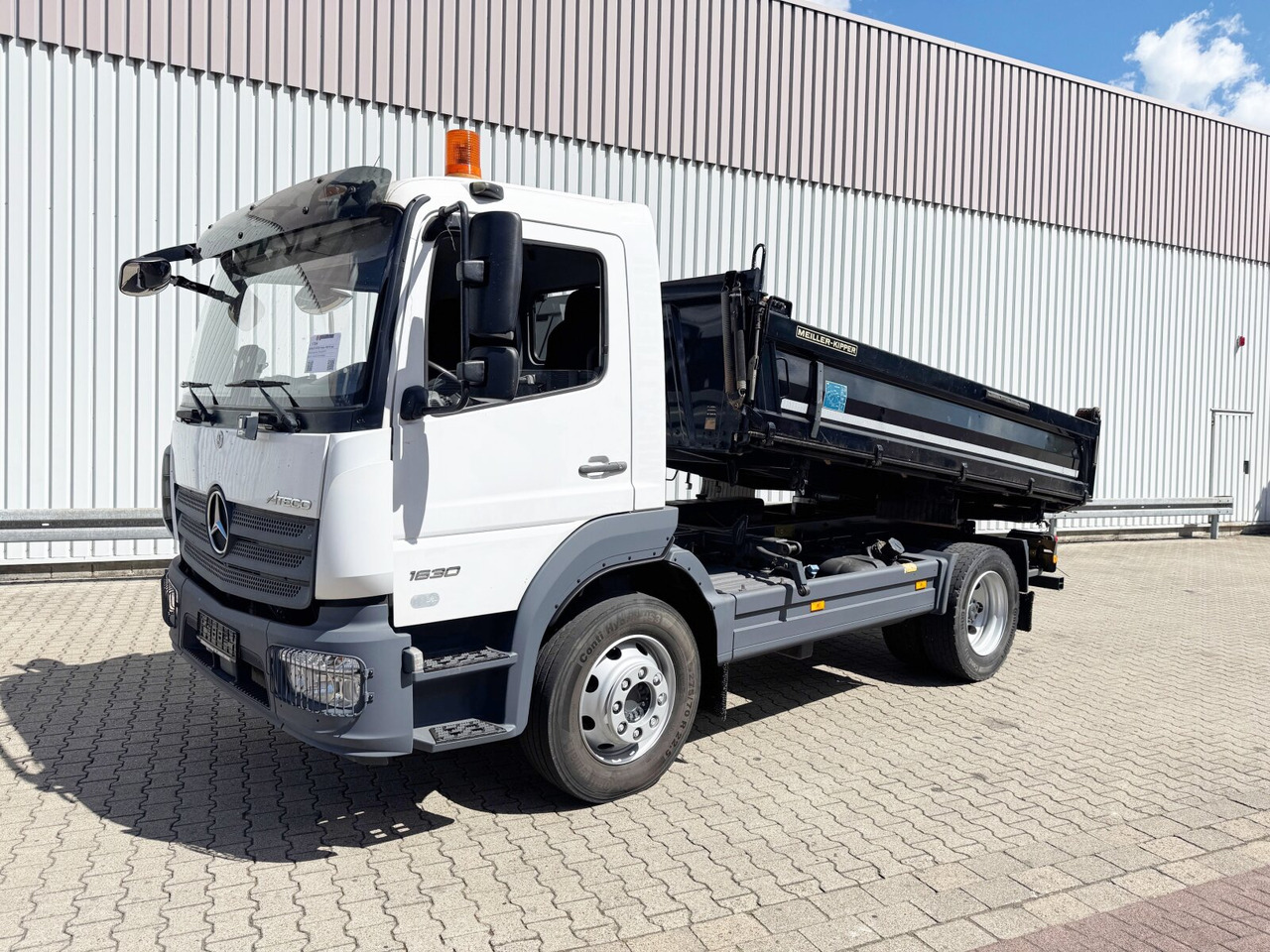 Mercedes-Benz Atego 1630 K 4x2 Atego 1630 K 4x2, 2x AHK - Camião basculante: foto 1 Mercedes-Benz Atego 1630 K 4x2 Atego 1630 K 4x2, 2x AHK - Camião basculante: foto 1