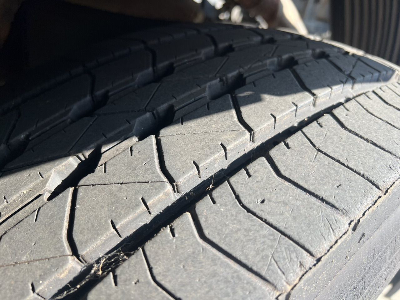 Mercedes-Benz Atego 1828 L 4x2 Atego 1828 L 4x2, Rechtslenker, Winterdienstaustattung - Camião chassi: foto 3 Mercedes-Benz Atego 1828 L 4x2 Atego 1828 L 4x2, Rechtslenker, Winterdienstaustattung - Camião chassi: foto 3