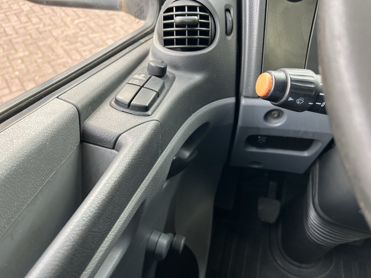 Mercedes-Benz Atego 816 L 4x2 Atego 816 L 4x2 mit LBW, 4x Vorhanden! - Camião furgão: foto 5 Mercedes-Benz Atego 816 L 4x2 Atego 816 L 4x2 mit LBW, 4x Vorhanden! - Camião furgão: foto 5