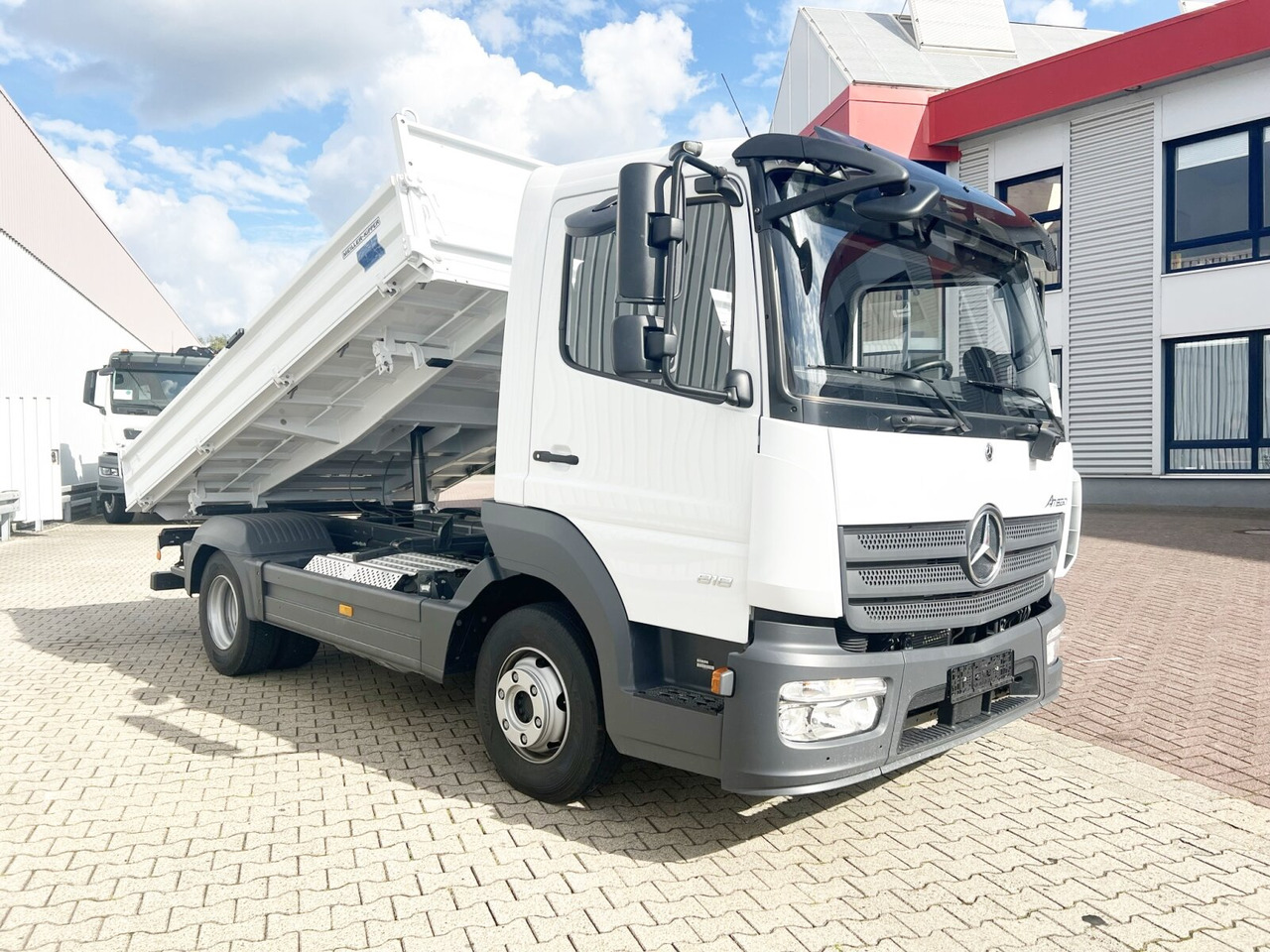 Locação financeira de Mercedes-Benz Atego 818/23 K 4x2 Atego 818/23 K 4x2, 2x AHK, Meiller-Kipper, mehrfach Vorhanden! Mercedes-Benz Atego 818/23 K 4x2 Atego 818/23 K 4x2, 2x AHK, Meiller-Kipper, mehrfach Vorhanden!: foto 6 Locação financeira de Mercedes-Benz Atego 818/23 K 4x2 Atego 818/23 K 4x2, 2x AHK, Meiller-Kipper, mehrfach Vorhanden! Mercedes-Benz Atego 818/23 K 4x2 Atego 818/23 K 4x2, 2x AHK, Meiller-Kipper, mehrfach Vorhanden!: foto 6