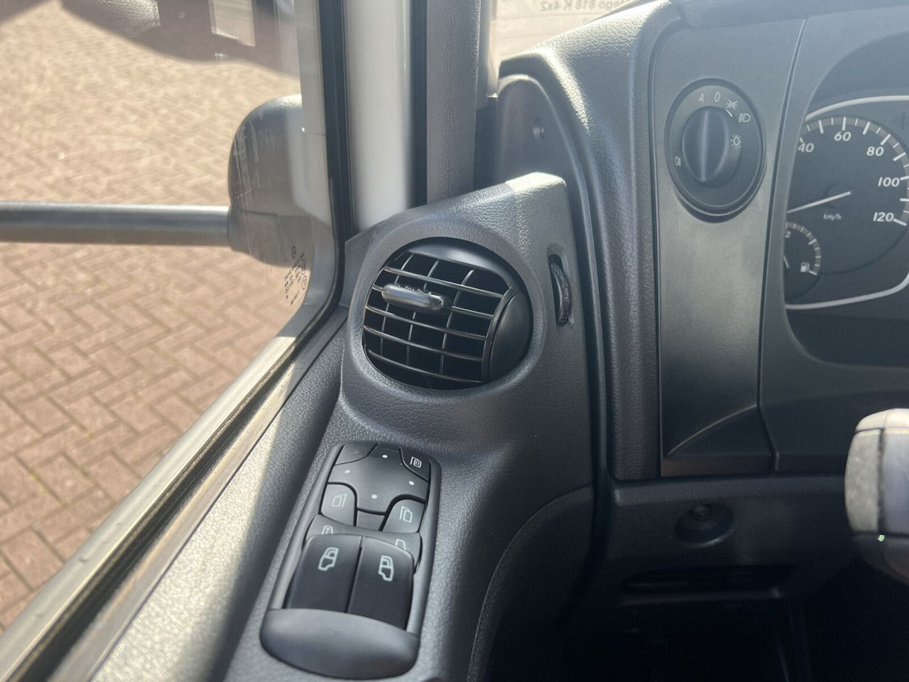 Locação financeira de Mercedes-Benz Atego 818/23 K 4x2 Atego 818/23 K 4x2, 2x AHK, Meiller-Kipper, mehrfach Vorhanden! Mercedes-Benz Atego 818/23 K 4x2 Atego 818/23 K 4x2, 2x AHK, Meiller-Kipper, mehrfach Vorhanden!: foto 4