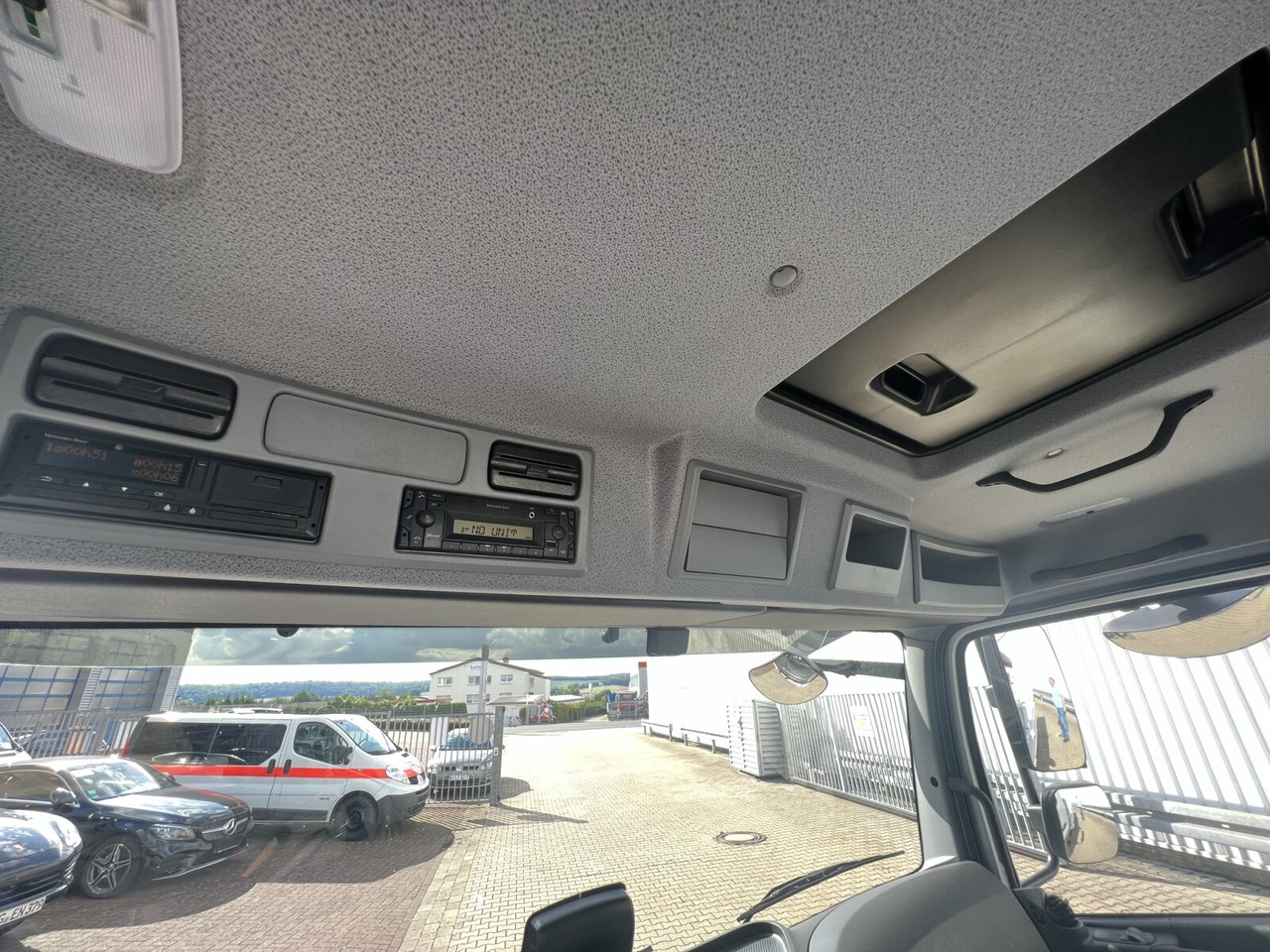Mercedes-Benz Atego 818/23 K 4x2 Atego 818/23 K 4x2, mehrfach Vorhanden! - Camião chassi: foto 2 Mercedes-Benz Atego 818/23 K 4x2 Atego 818/23 K 4x2, mehrfach Vorhanden! - Camião chassi: foto 2