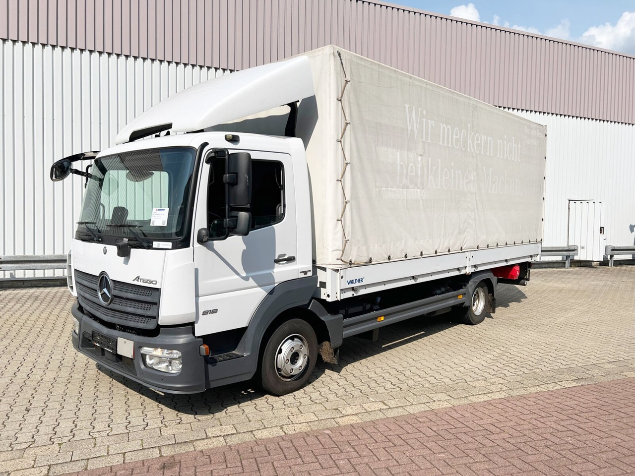 Mercedes-Benz Atego 818/23 L 4x2 Atego 818/23 L 4x2 mit Sörensen LBW - Camião de lona: foto 1 Mercedes-Benz Atego 818/23 L 4x2 Atego 818/23 L 4x2 mit Sörensen LBW - Camião de lona: foto 1