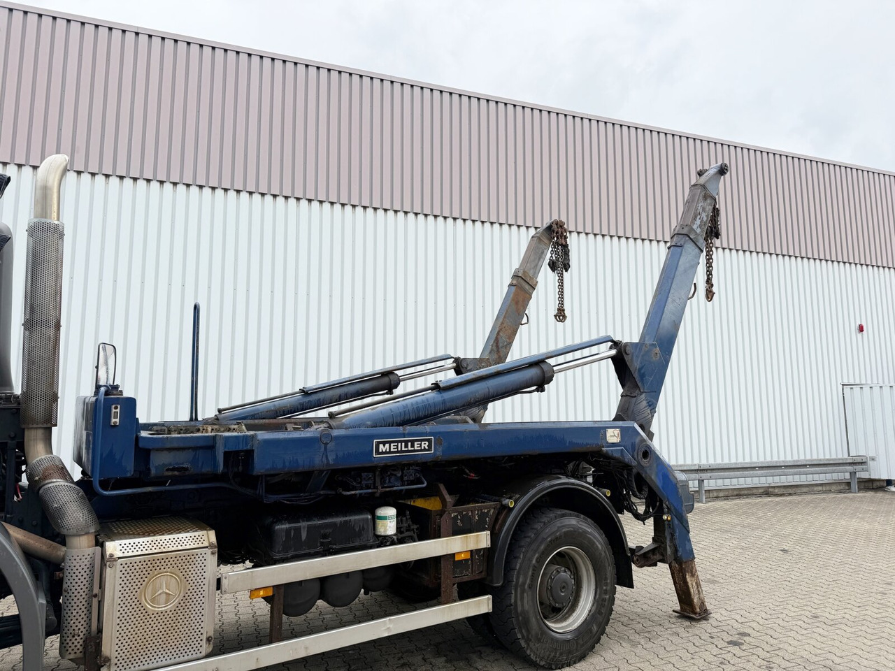 Mercedes-Benz Axor 1824 AK 4x4 Axor 1824 AK 4x4, Tele-Absetzer, Winterdienstausstattung - Camião multibenne: foto 2 Mercedes-Benz Axor 1824 AK 4x4 Axor 1824 AK 4x4, Tele-Absetzer, Winterdienstausstattung - Camião multibenne: foto 2