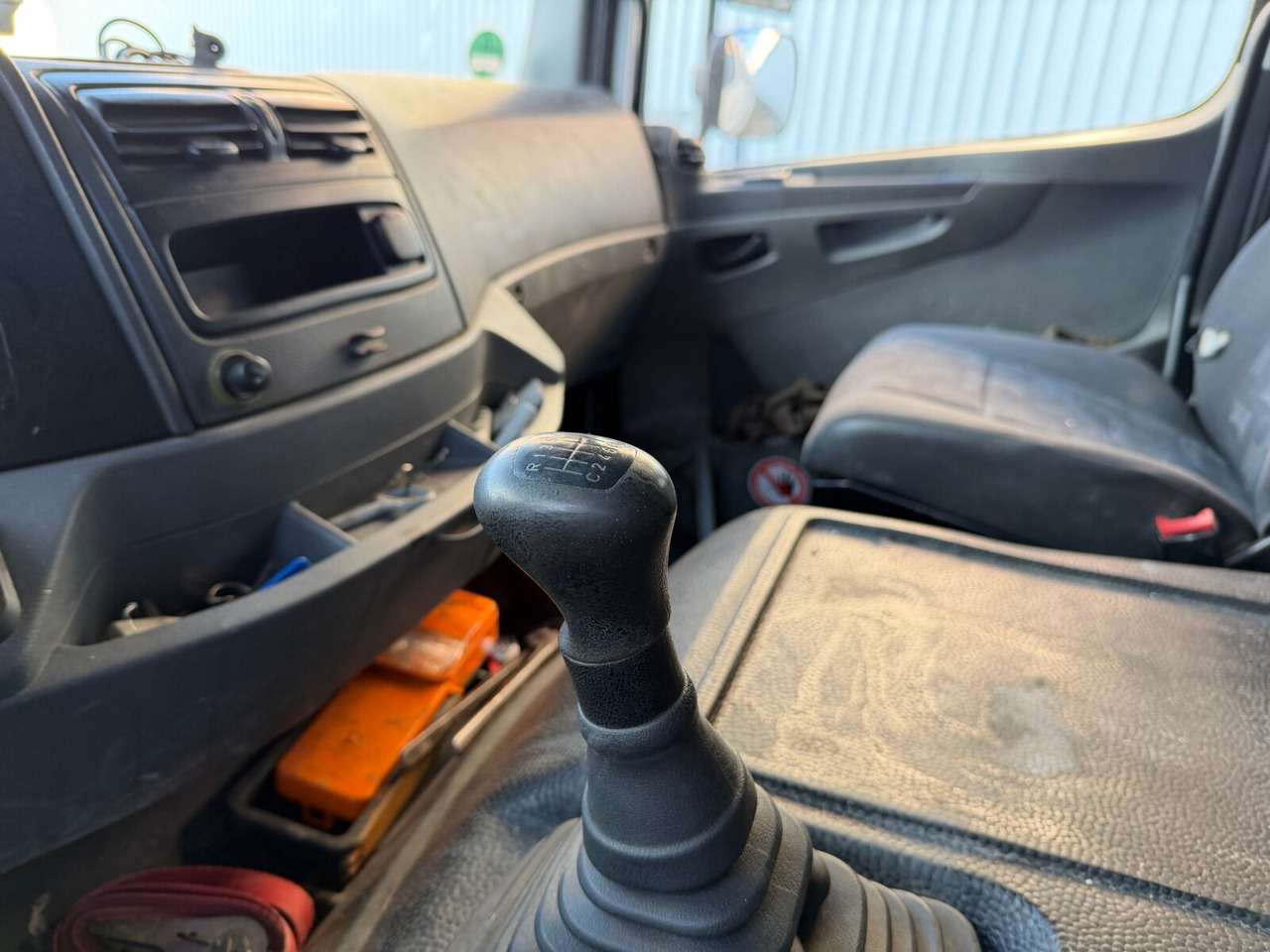 Mercedes-Benz Axor 1829 L 4x2 Axor 1829 L 4x2, 6-Sitzer - Camião de caixa aberta/ Plataforma: foto 3 Mercedes-Benz Axor 1829 L 4x2 Axor 1829 L 4x2, 6-Sitzer - Camião de caixa aberta/ Plataforma: foto 3