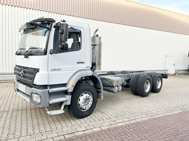 Mercedes-Benz Axor 2633 K 6x4 RHD Axor 2633 K 6x4 RHD - Camião chassi: foto 1 Mercedes-Benz Axor 2633 K 6x4 RHD Axor 2633 K 6x4 RHD - Camião chassi: foto 1