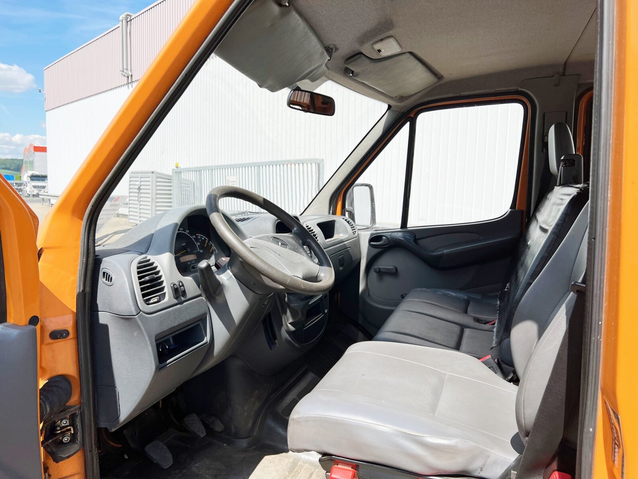 Fotografia de interior 1: Carrinha de caixa aberta, Carrinha cabine dupla Mercedes-Benz Sprinter 308 4x2 Doka Sprinter 308 4x2 Doka