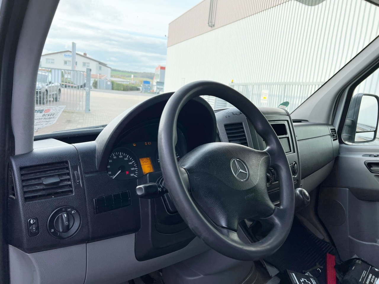 Mercedes-Benz Sprinter 313 CDI 4x2 Sprinter 313 CDI 4x2, 5x Vorhanden! - Carrinha de contentor: foto 2 Mercedes-Benz Sprinter 313 CDI 4x2 Sprinter 313 CDI 4x2, 5x Vorhanden! - Carrinha de contentor: foto 2