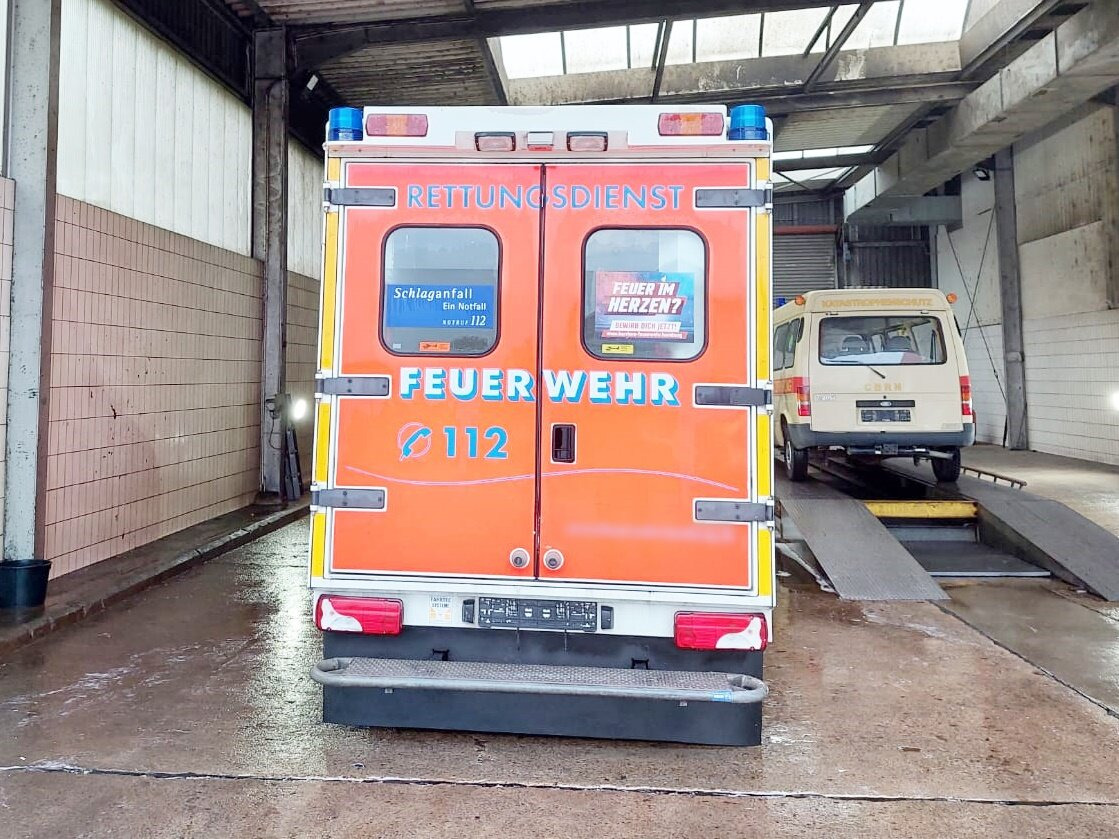 Mercedes-Benz Sprinter 515 CDI 4x2 Sprinter 515 CDI 4x2, Rettungswagen, Retarder - Carro de bombeiro: foto 4 Mercedes-Benz Sprinter 515 CDI 4x2 Sprinter 515 CDI 4x2, Rettungswagen, Retarder - Carro de bombeiro: foto 4