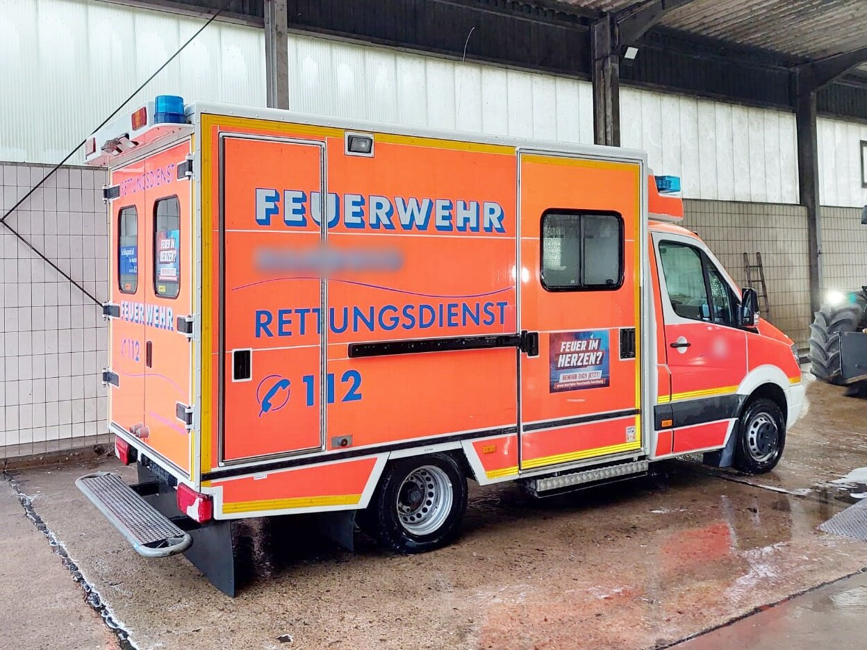Mercedes-Benz Sprinter 516 CDI 4x2 Sprinter 516 CDI 4x2, Rettungswagen, Retarder - Carro de bombeiro: foto 3 Mercedes-Benz Sprinter 516 CDI 4x2 Sprinter 516 CDI 4x2, Rettungswagen, Retarder - Carro de bombeiro: foto 3