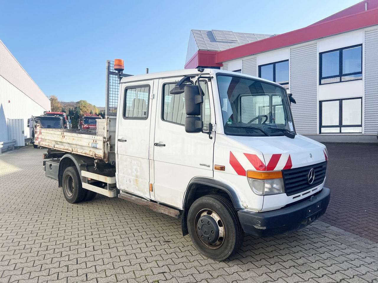 Mercedes-Benz Vario 816 D 4x2 Doka Vario 816 D 4x2 Doka, 2x AHK, Meiller Kipper - Camião basculante: foto 2 Mercedes-Benz Vario 816 D 4x2 Doka Vario 816 D 4x2 Doka, 2x AHK, Meiller Kipper - Camião basculante: foto 2