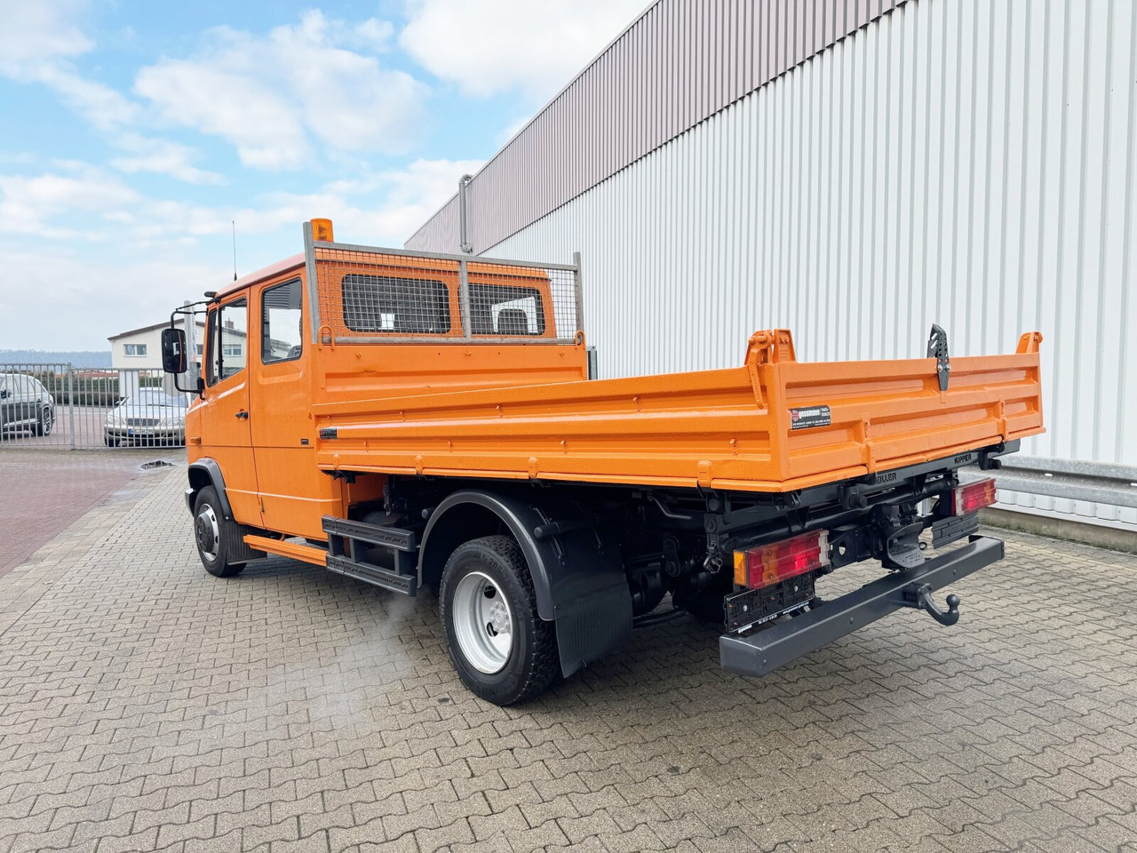 Locação financeira de Mercedes-Benz Vario 816 D 4x2 Doka Vario 816 D 4x2 Doka, 2x AHK, Meiller Kipper, Ex-Stadtverwaltung Mercedes-Benz Vario 816 D 4x2 Doka Vario 816 D 4x2 Doka, 2x AHK, Meiller Kipper, Ex-Stadtverwaltung: foto 10