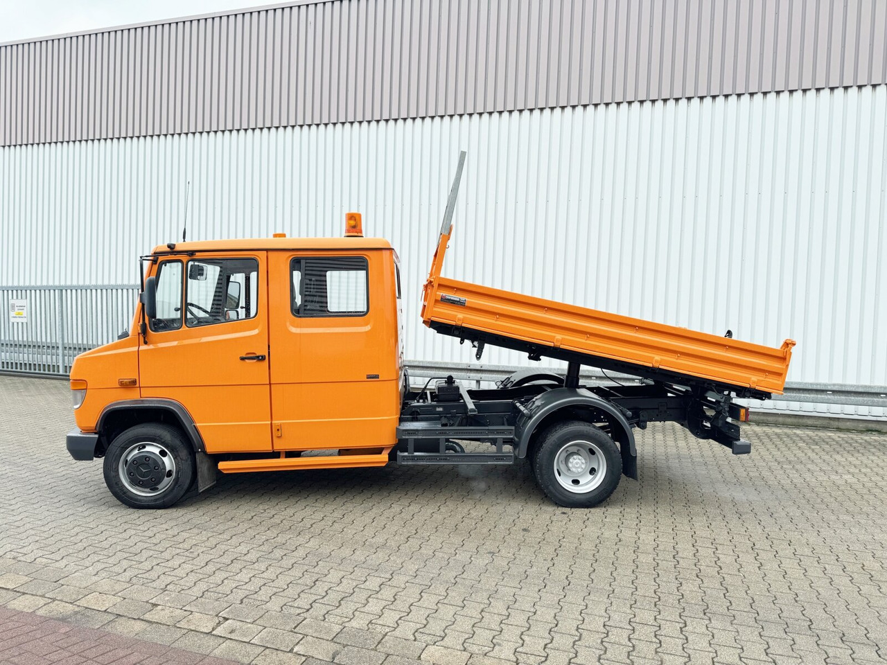 Locação financeira de Mercedes-Benz Vario 816 D 4x2 Doka Vario 816 D 4x2 Doka, 2x AHK, Meiller Kipper, Ex-Stadtverwaltung Mercedes-Benz Vario 816 D 4x2 Doka Vario 816 D 4x2 Doka, 2x AHK, Meiller Kipper, Ex-Stadtverwaltung: foto 12