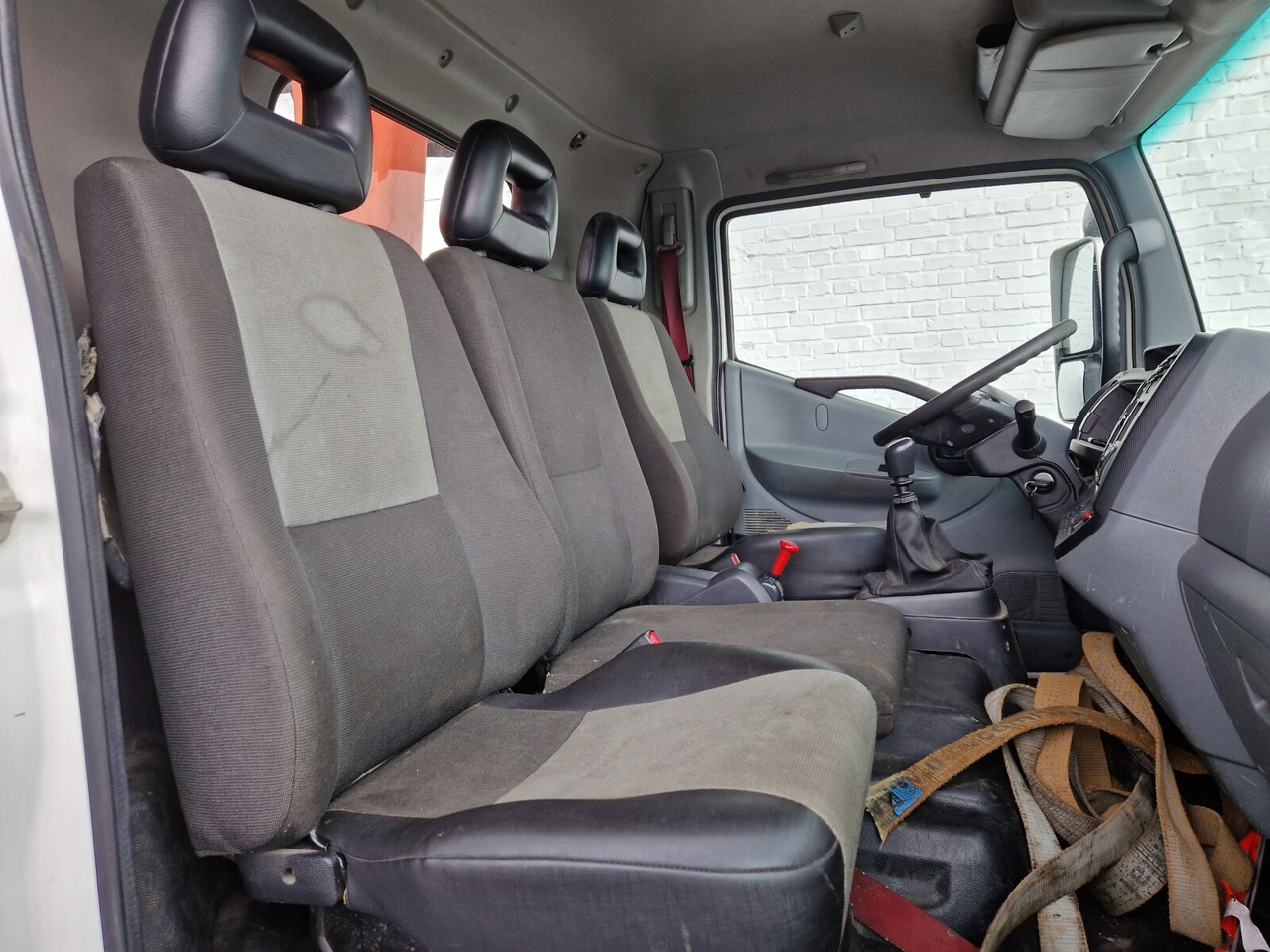 Fotografia de interior 1: Camião grua, Camião furgão Renault D 180.75 4x2 D 180.75 4x2 mit Kran Palfinger PK6001