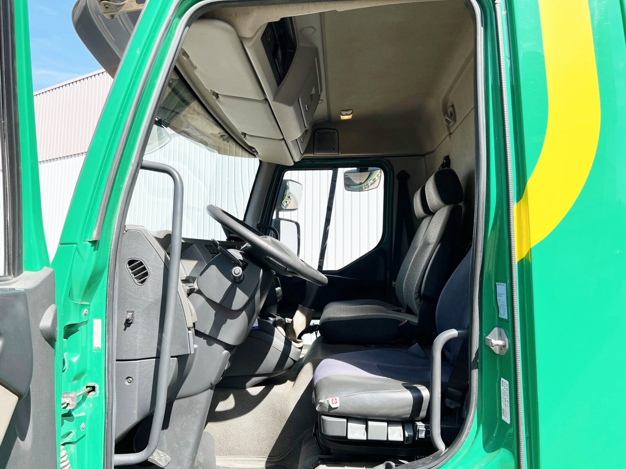 Fotografia de interior 1: Camião chassi Renault Midlum 220.12 4x2 Midlum 220.12 4x2, BDF verschiedene Größen
