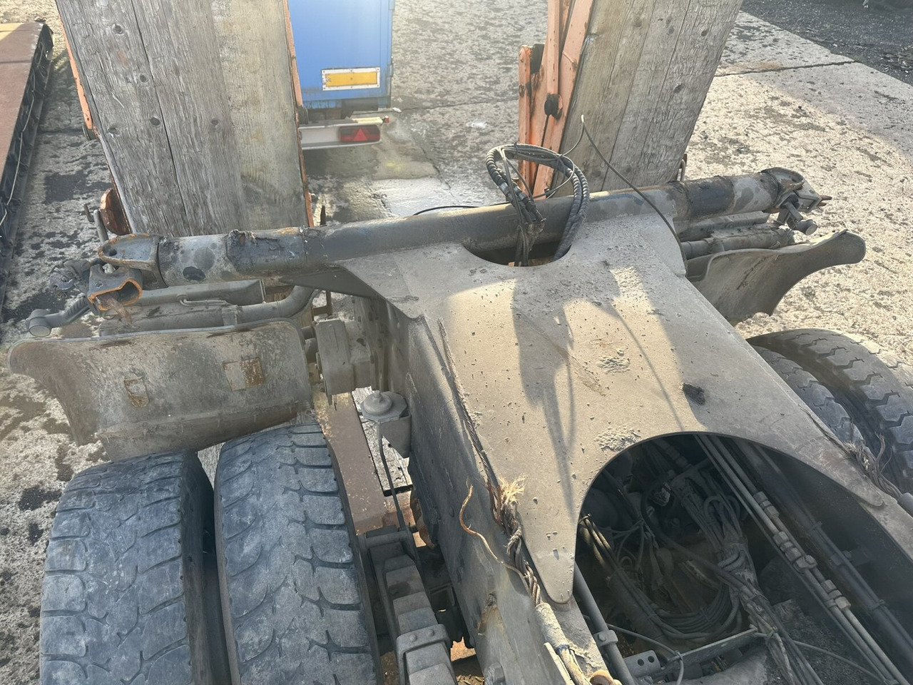 Scania 124C 400 6x6 124C 400 6x6 - Camião chassi: foto 4 Scania 124C 400 6x6 124C 400 6x6 - Camião chassi: foto 4