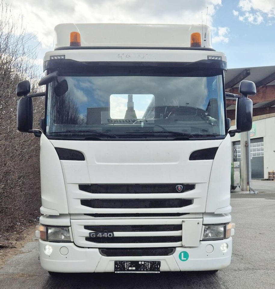 Scania G 440 LB 6x2-4 HNA G 440 LB 6x2-4 HNA, EEV, Lenk-/Liftachse, Schub-Knick - Camião polibenne: foto 2 Scania G 440 LB 6x2-4 HNA G 440 LB 6x2-4 HNA, EEV, Lenk-/Liftachse, Schub-Knick - Camião polibenne: foto 2
