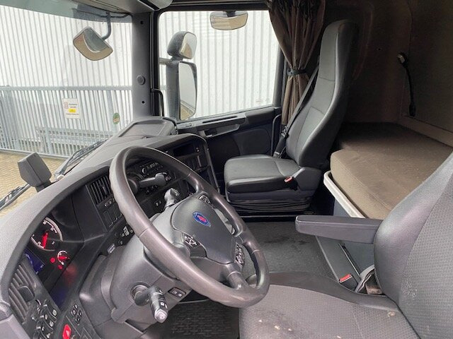 Scania R450 LB 6x2-4 R450 LB 6x2-4 Getränkekoffer, Retarder, Lift-/Lenkachse, Stapleraufnahme - Camião furgão: foto 4 Scania R450 LB 6x2-4 R450 LB 6x2-4 Getränkekoffer, Retarder, Lift-/Lenkachse, Stapleraufnahme - Camião furgão: foto 4