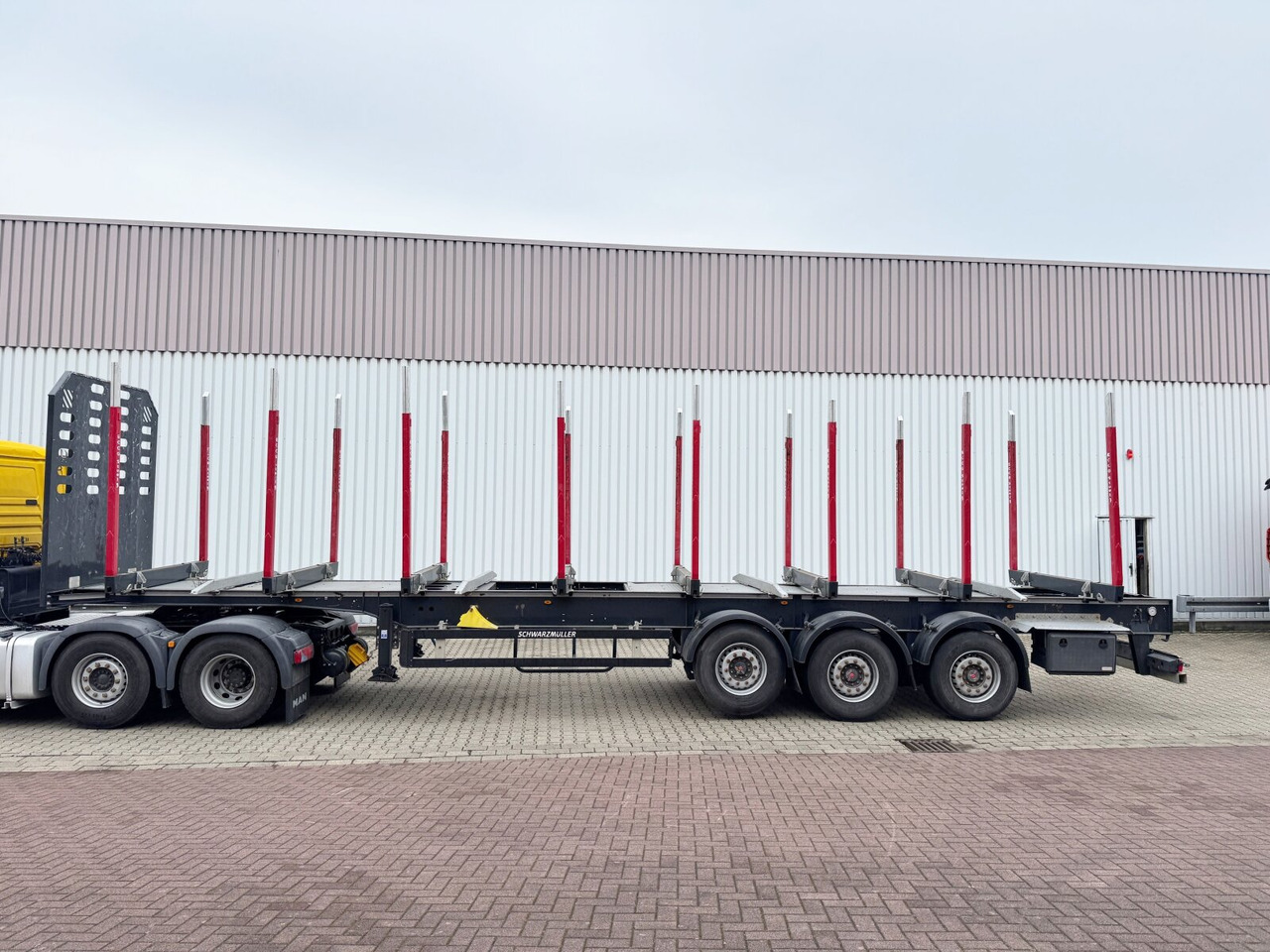 Schwarzmüller 3-Achs Holzauflieger 3-Achs Holzauflieger, Liftachse, MEHRFACH VORHANDEN! - Semi-reboque transporte de madeira: foto 4 Schwarzmüller 3-Achs Holzauflieger 3-Achs Holzauflieger, Liftachse, MEHRFACH VORHANDEN! - Semi-reboque transporte de madeira: foto 4