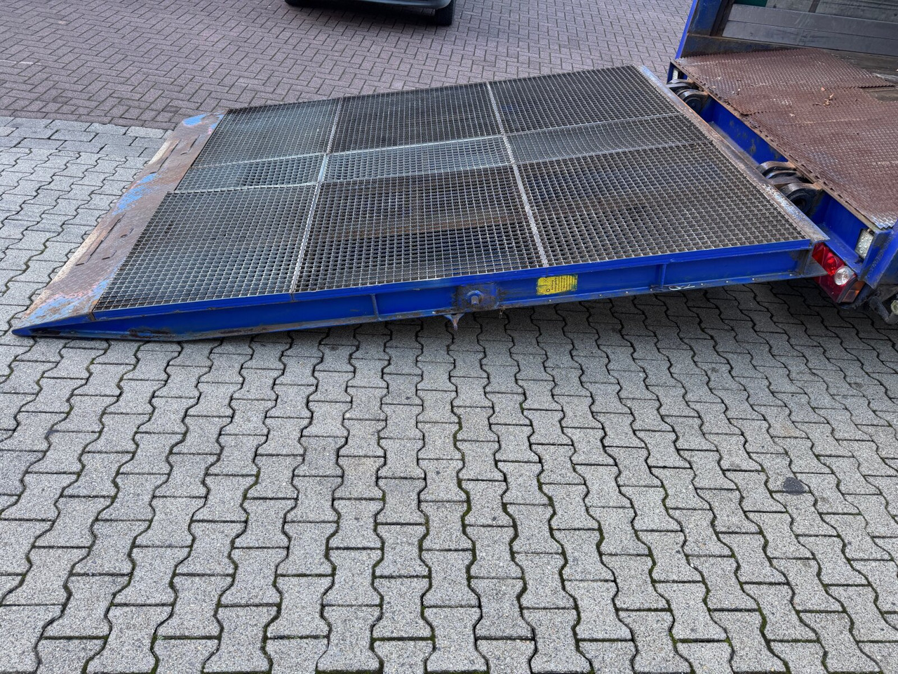 Renders NS4L32 NS4L32, Seilwinde, Edscha, hydr. Auffahrrampe - Semi-reboque: foto 4 Renders NS4L32 NS4L32, Seilwinde, Edscha, hydr. Auffahrrampe - Semi-reboque: foto 4