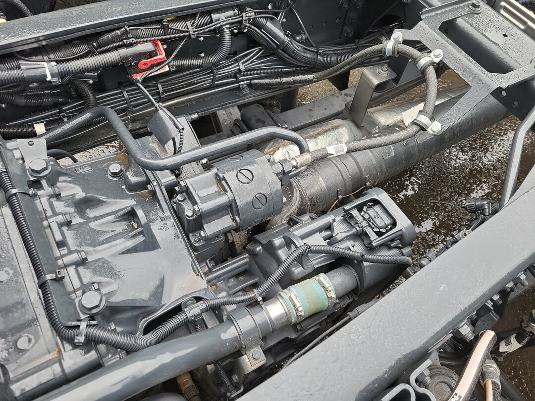 T-Way AT410T51 8x4 T-Way AT410T51 8x4, Retarder, Bordmatik, 4x VORHANDEN! - Camião basculante: foto 5 T-Way AT410T51 8x4 T-Way AT410T51 8x4, Retarder, Bordmatik, 4x VORHANDEN! - Camião basculante: foto 5