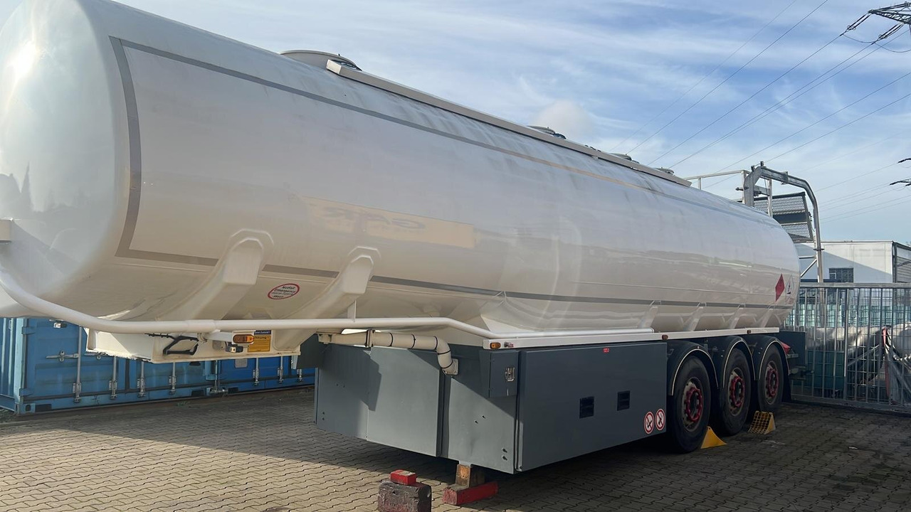 TAL-A-ZE 44,0 TAL-A-ZE 44,0, 43.500l, 4 Kammern, Untenbefüllung - Semi-reboque cisterna: foto 4 TAL-A-ZE 44,0 TAL-A-ZE 44,0, 43.500l, 4 Kammern, Untenbefüllung - Semi-reboque cisterna: foto 4