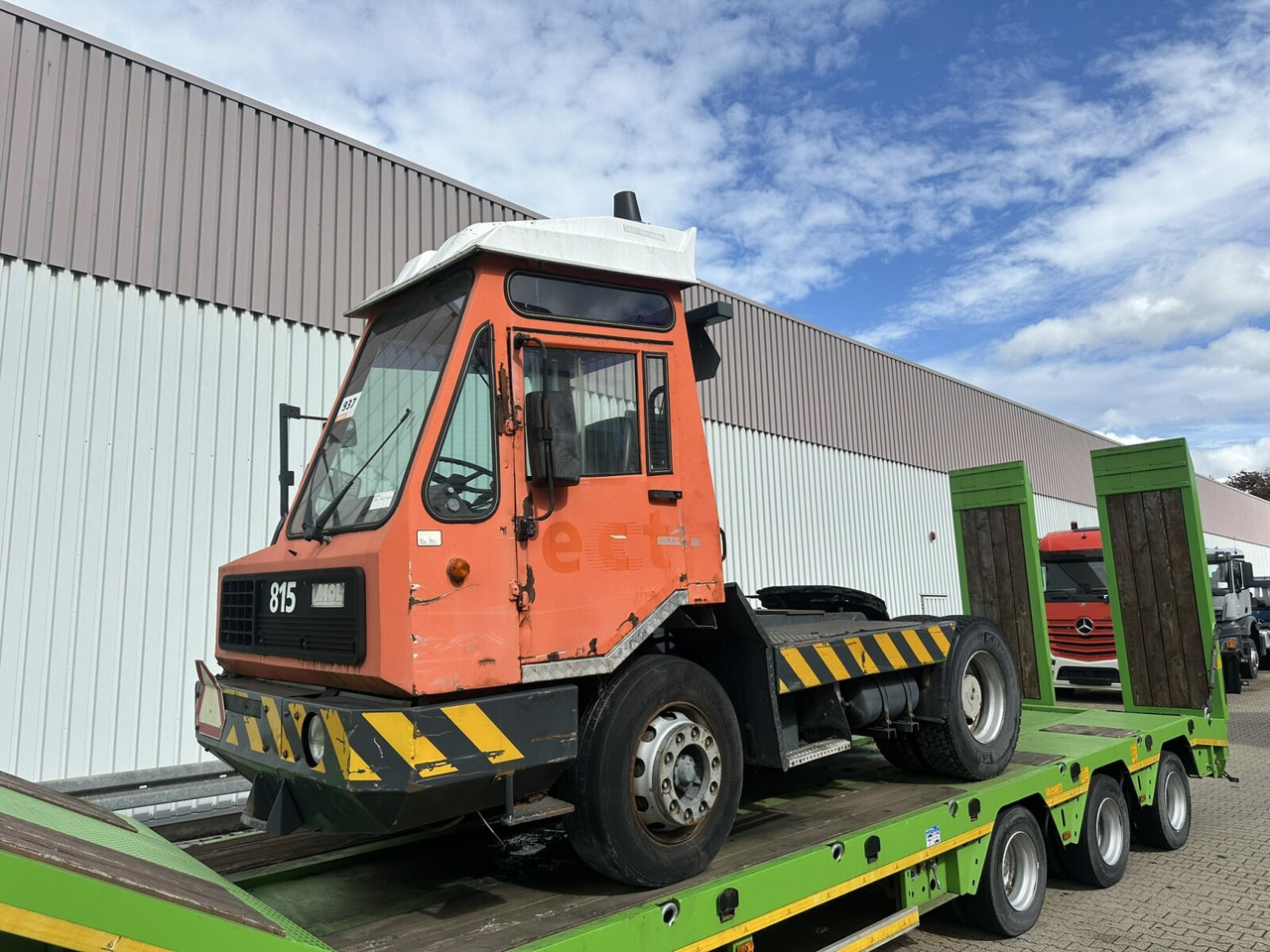 815 4x2 815 4x2 Terminal Tractor, Rangierfahrzeug - Tractor: foto 1 815 4x2 815 4x2 Terminal Tractor, Rangierfahrzeug - Tractor: foto 1