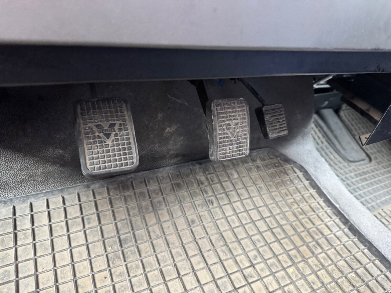 MAN TGX 18.360 4x2 BLS TGX 18.360 4x2 BLS, Fahrschulausstattung - Tractor: foto 2 MAN TGX 18.360 4x2 BLS TGX 18.360 4x2 BLS, Fahrschulausstattung - Tractor: foto 2