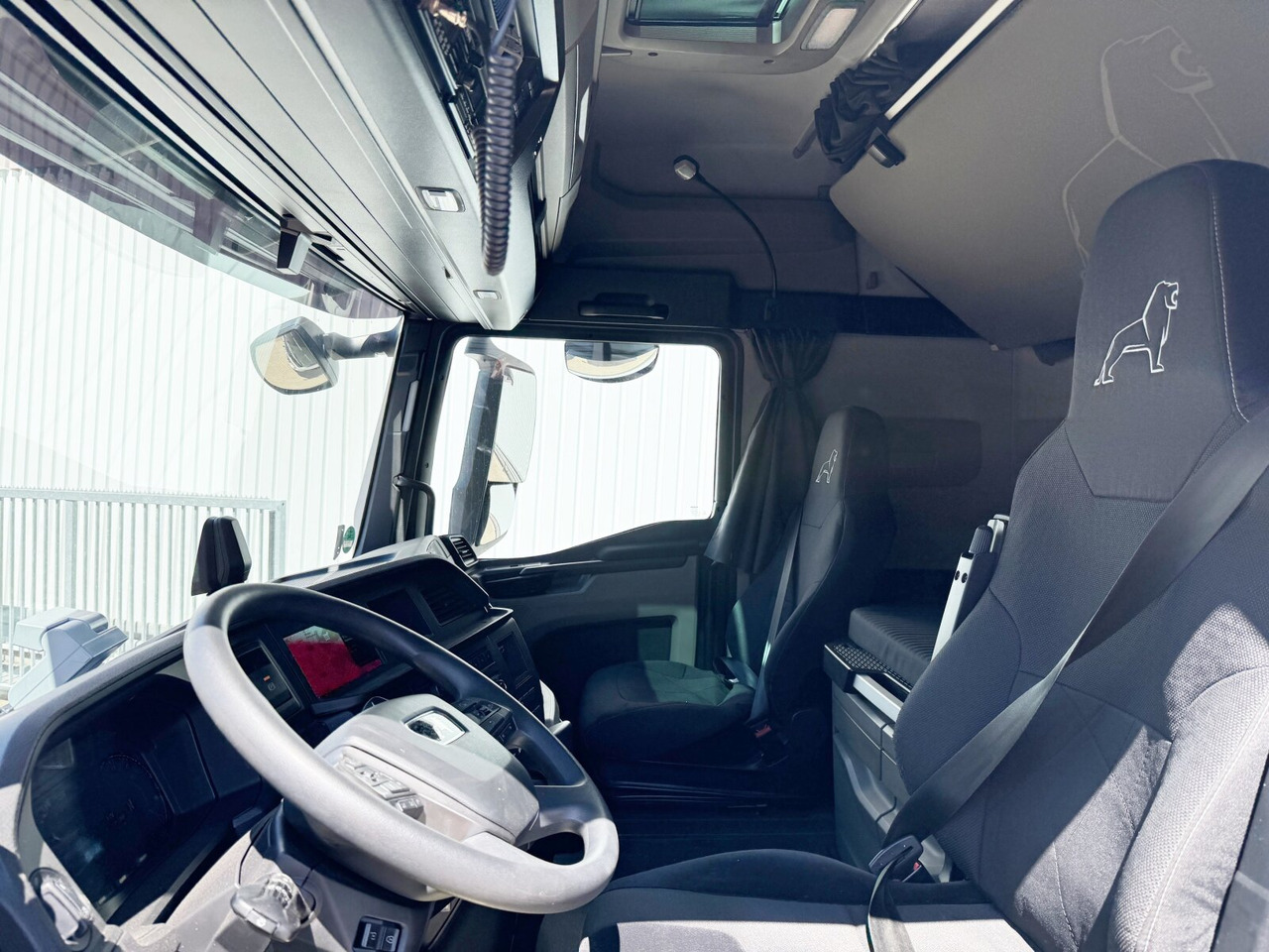 MAN TGX 18.470 4x2 BL TGX 18.470 4x2 BL, Retarder, Navi - Tractor: foto 2 MAN TGX 18.470 4x2 BL TGX 18.470 4x2 BL, Retarder, Navi - Tractor: foto 2
