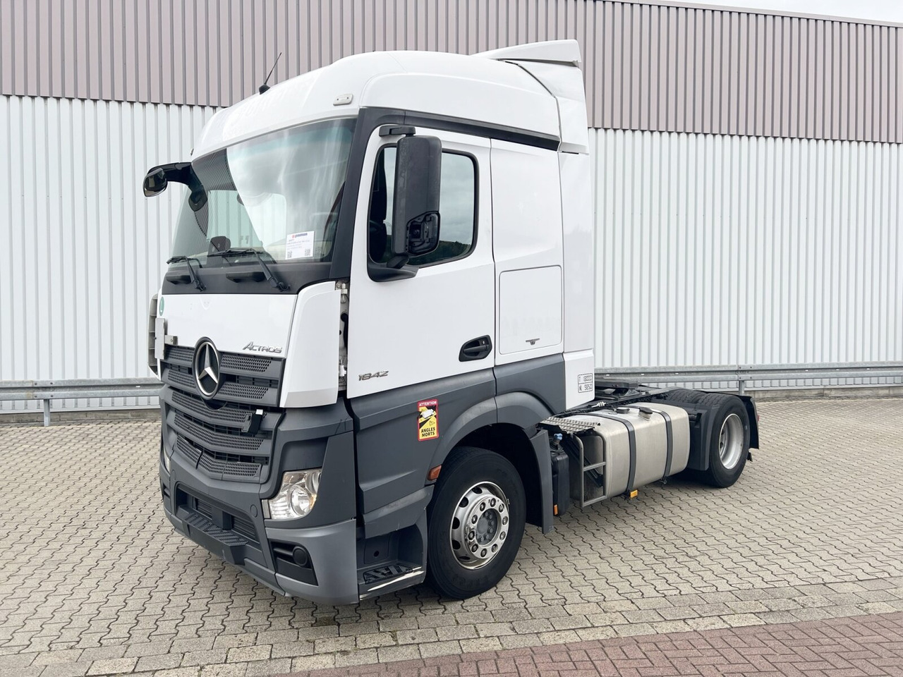 Mercedes-Benz Actros 1842 LS 4x2 Actros 1842 LS 4x2, 7x VORHANDEN - Tractor: foto 1 Mercedes-Benz Actros 1842 LS 4x2 Actros 1842 LS 4x2, 7x VORHANDEN - Tractor: foto 1