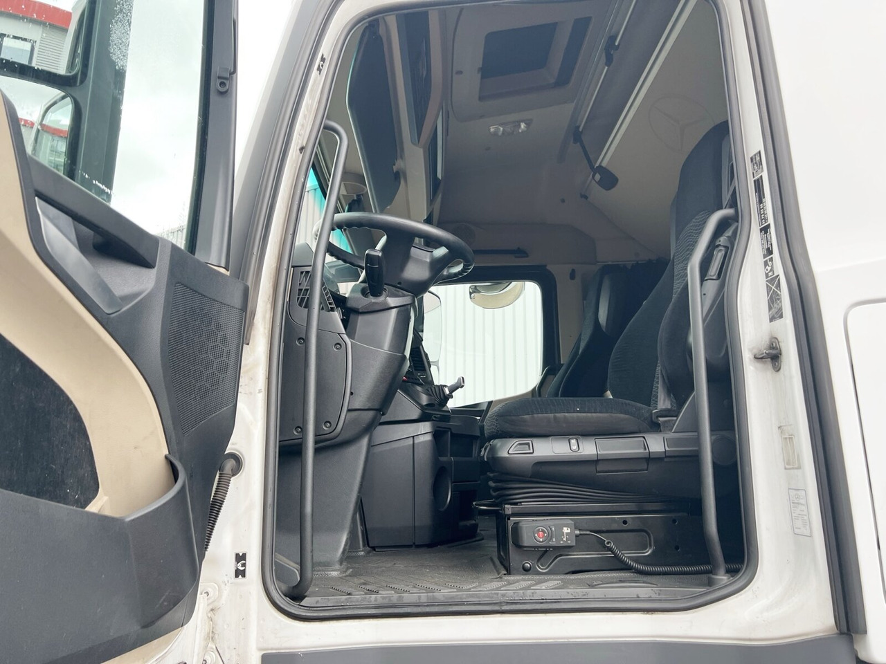 Mercedes-Benz Actros 1842 LS 4x2 Actros 1842 LS 4x2, 7x VORHANDEN - Tractor: foto 2 Mercedes-Benz Actros 1842 LS 4x2 Actros 1842 LS 4x2, 7x VORHANDEN - Tractor: foto 2