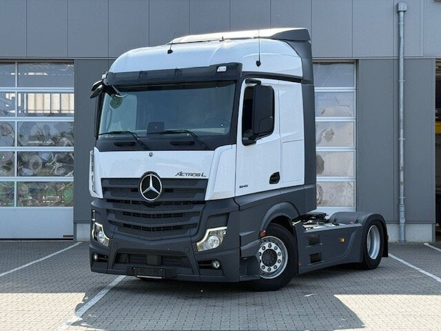 Mercedes-Benz Actros 1845 LSnRL 4x2 Actros 1845 LSnRL 4x2, Retarder, Volumer, MultimediaCockpit, Navi - Tractor: foto 1 Mercedes-Benz Actros 1845 LSnRL 4x2 Actros 1845 LSnRL 4x2, Retarder, Volumer, MultimediaCockpit, Navi - Tractor: foto 1