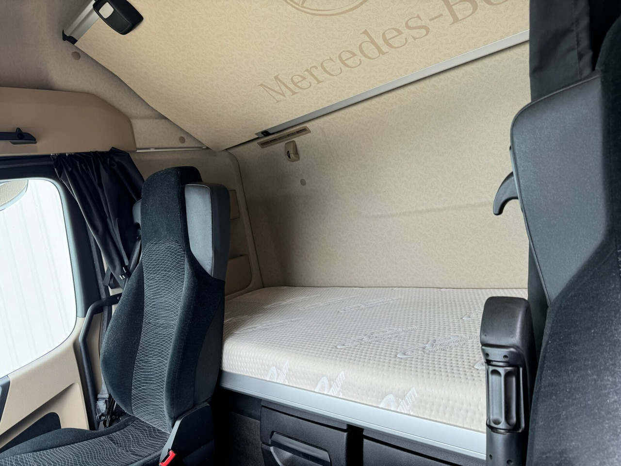 Mercedes-Benz Actros 1848 LS 4x2 Actros 1848 LS 4x2, Vollumer ,Retarder - Tractor: foto 4 Mercedes-Benz Actros 1848 LS 4x2 Actros 1848 LS 4x2, Vollumer ,Retarder - Tractor: foto 4