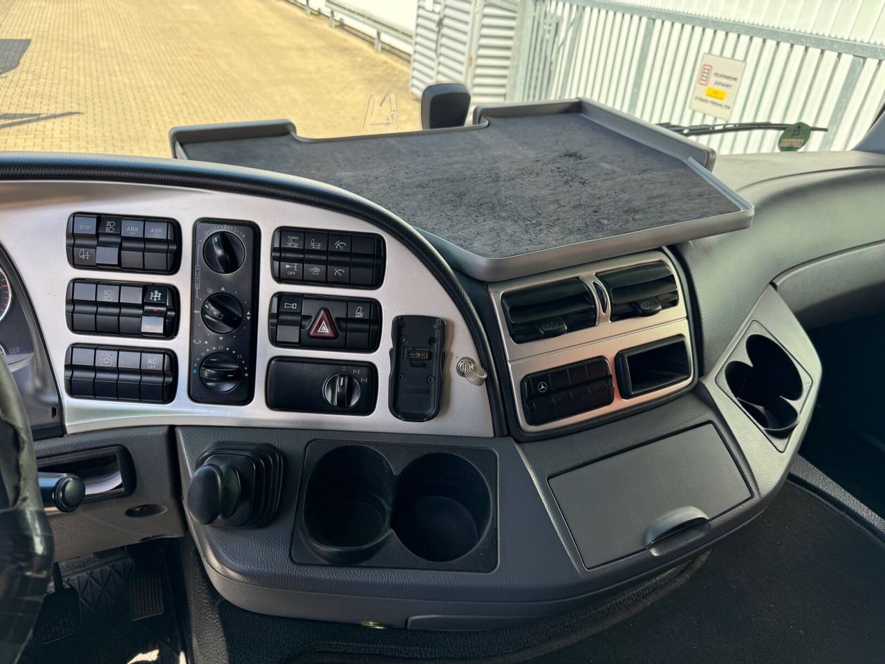 Mercedes-Benz Actros 2648 LK 6x4 Actros 2648 LK 6x4, Retarder, Bi-Xenon - Tractor: foto 2 Mercedes-Benz Actros 2648 LK 6x4 Actros 2648 LK 6x4, Retarder, Bi-Xenon - Tractor: foto 2