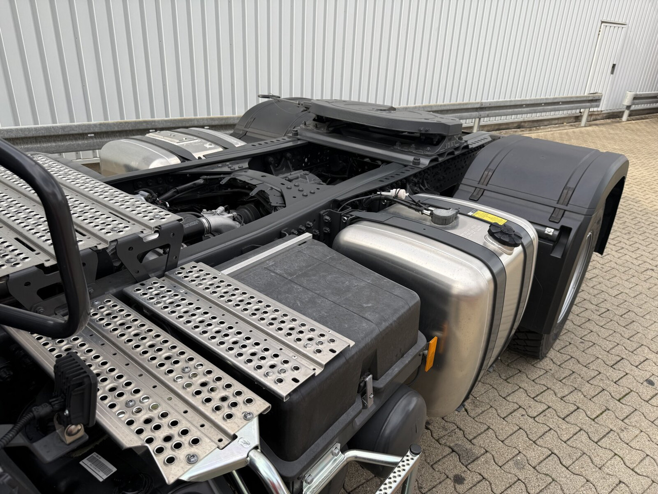 Mercedes-Benz Arocs 1853 AS 4x4 Arocs 1853 AS 4x4, Retarder, MultimediaCockpit, Navi - Tractor: foto 2 Mercedes-Benz Arocs 1853 AS 4x4 Arocs 1853 AS 4x4, Retarder, MultimediaCockpit, Navi - Tractor: foto 2